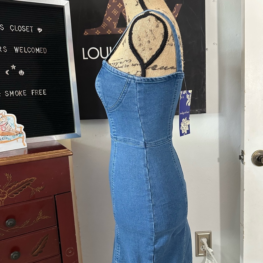 🆕Indigo & Lace Jean Dress - Picture 4 of 13